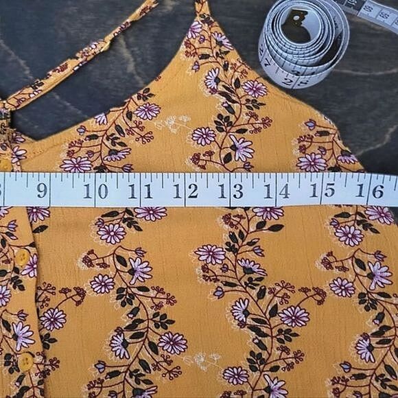 Monk & Lou saffron yellow floral print button front ruffle crop tank - Picture 9 of 10